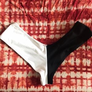 Cheeky bikini bottoms